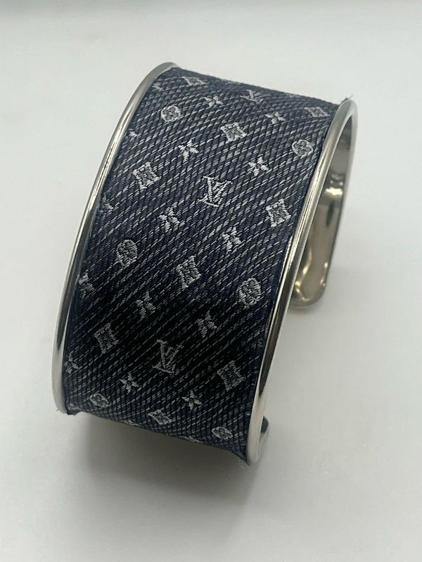 Designer’d Louis Vuitton Silk Tie Cuff