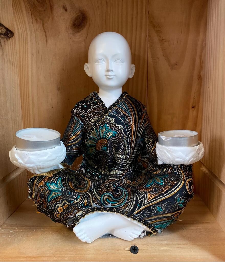 Monk T-light holder