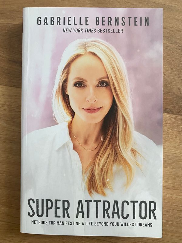 Super Attractor Book