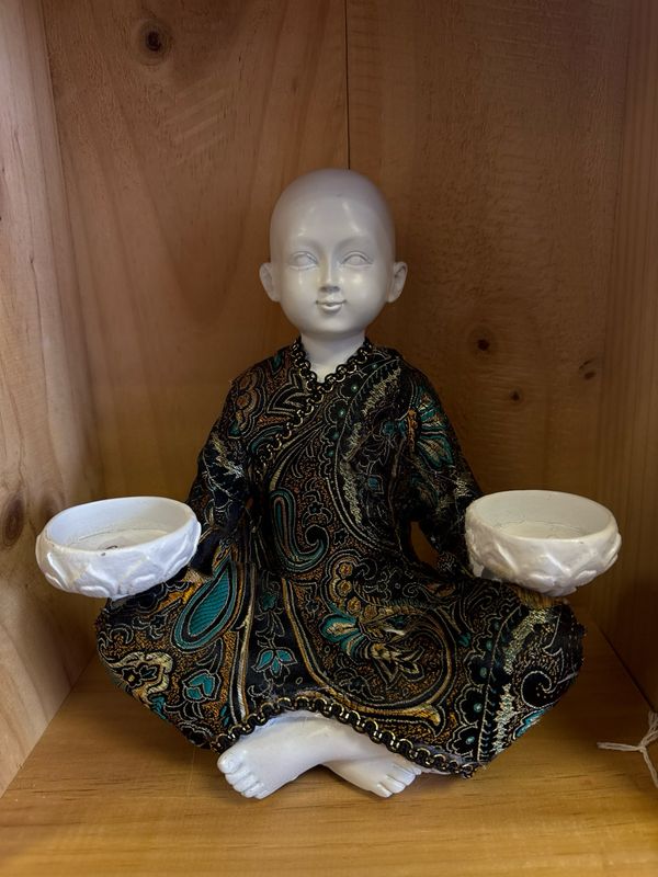 Two candle Buddha