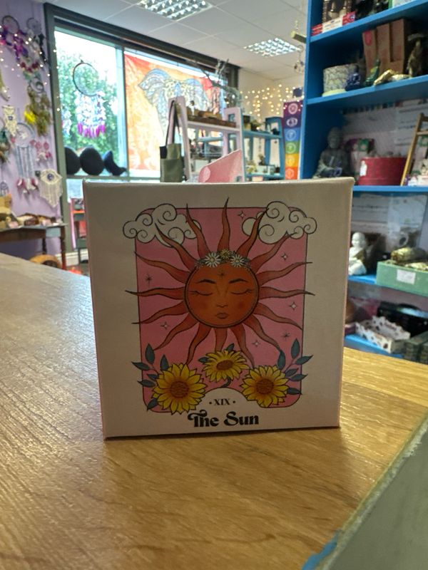 The Sun Pink Grapefruit Scented Candle 