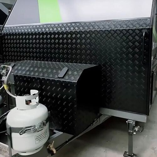 TB03 1150L x 310W x 460H​
