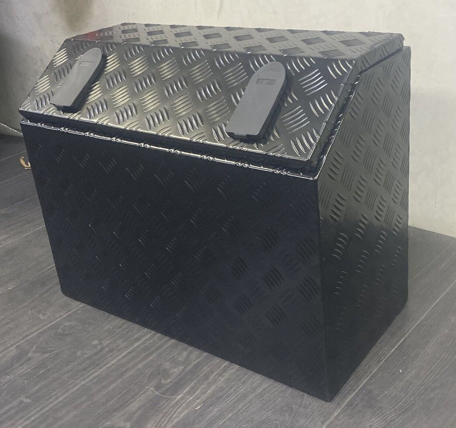 Aluminium Checker Plate Toolbox 620L X 300w X 500H Black