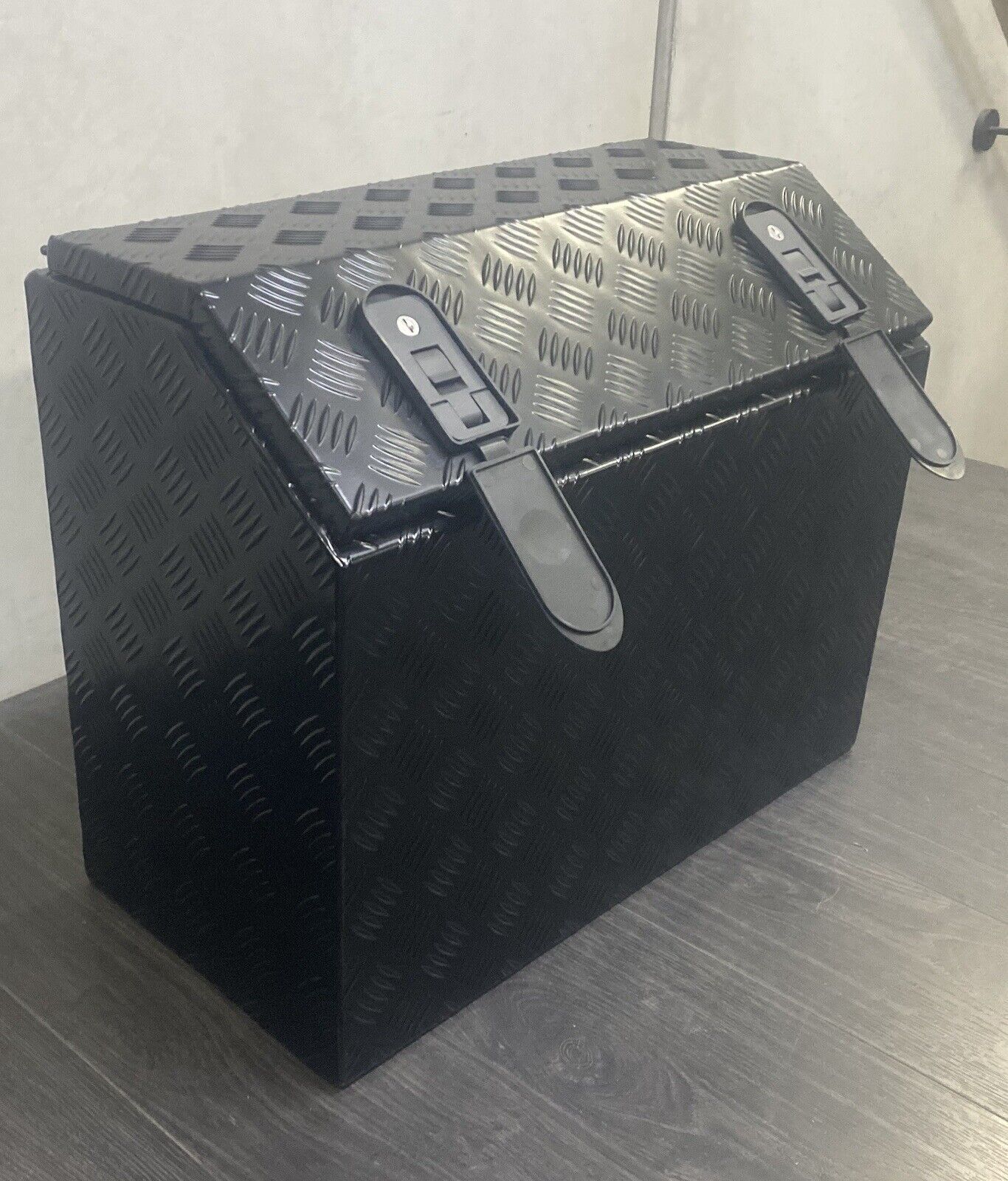Aluminium Checker Plate Toolbox 620L X 300w X 500H Black