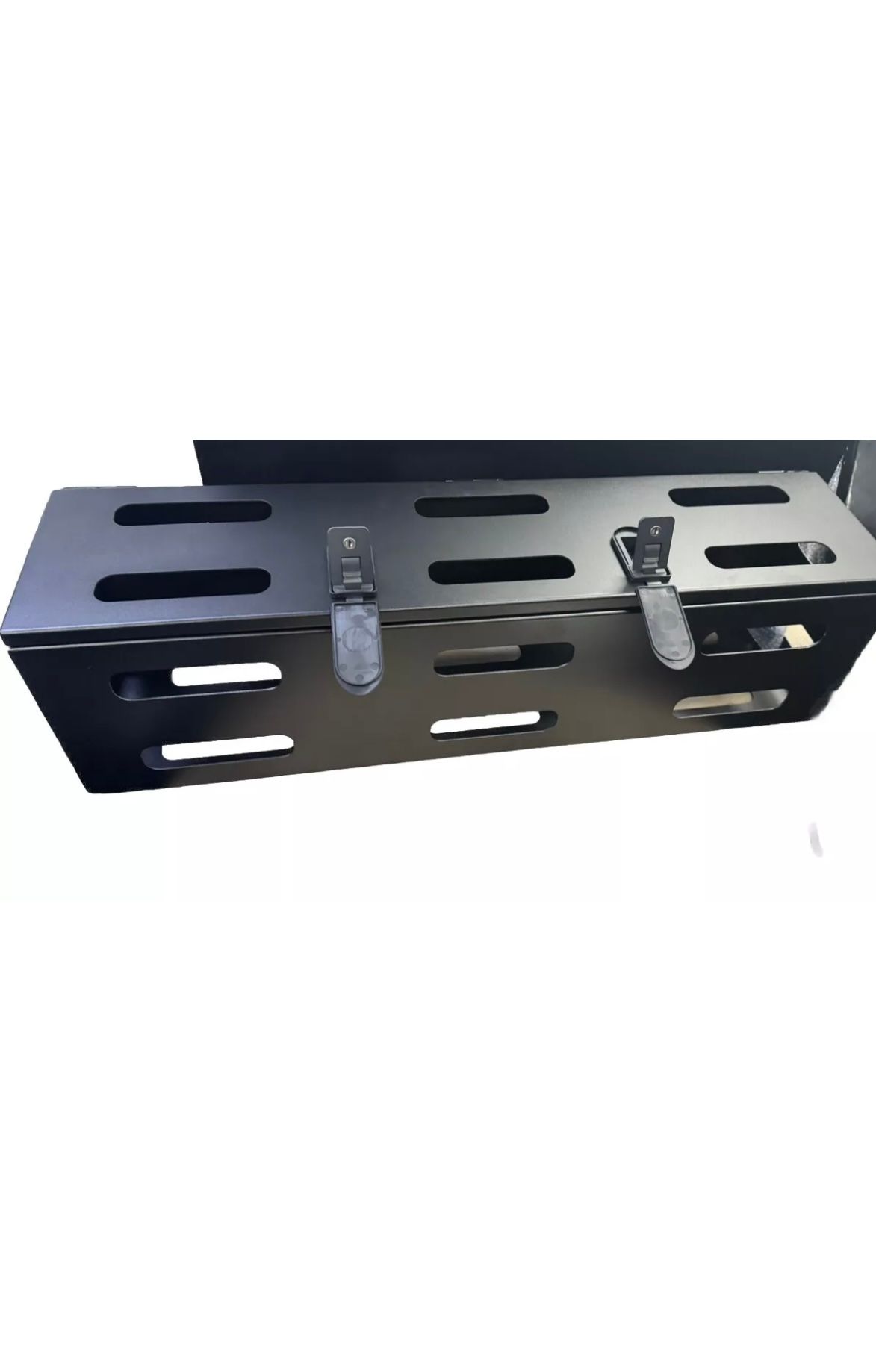 Wood box with lockable lid