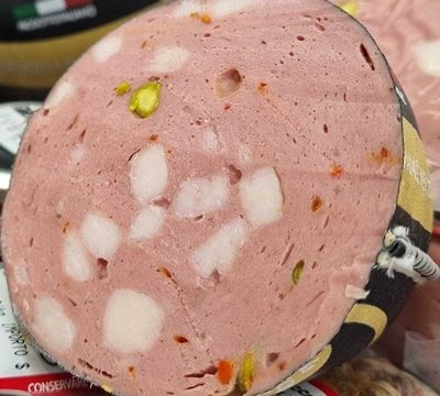 MORTADELLA MED NDUJA - SPECIALITA&#39; DELLA SILA HÅNDVERK