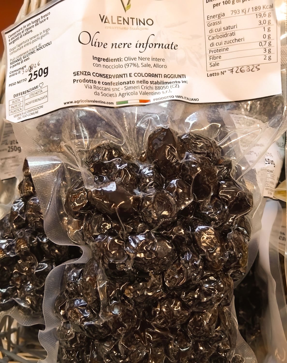 SVARTE OVNSBAKTE OLIVEN I POSE 250G