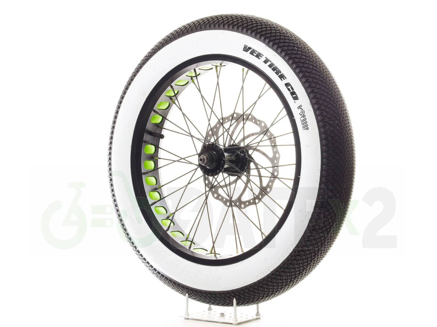 DATE VEEx4 SPEEDSTER ARAMID BELT probably the lightest puncture-proof 20x4 VEE city tires for 204 fat bikes in the world (GREEN rim tape)