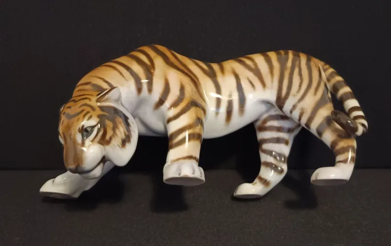 Rosenthal - Tiger an der Tränke, Nr.S492, Entw. H.Geibel 1927