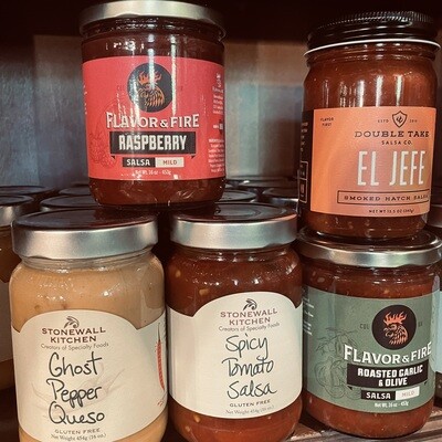 Salsas + Quesos