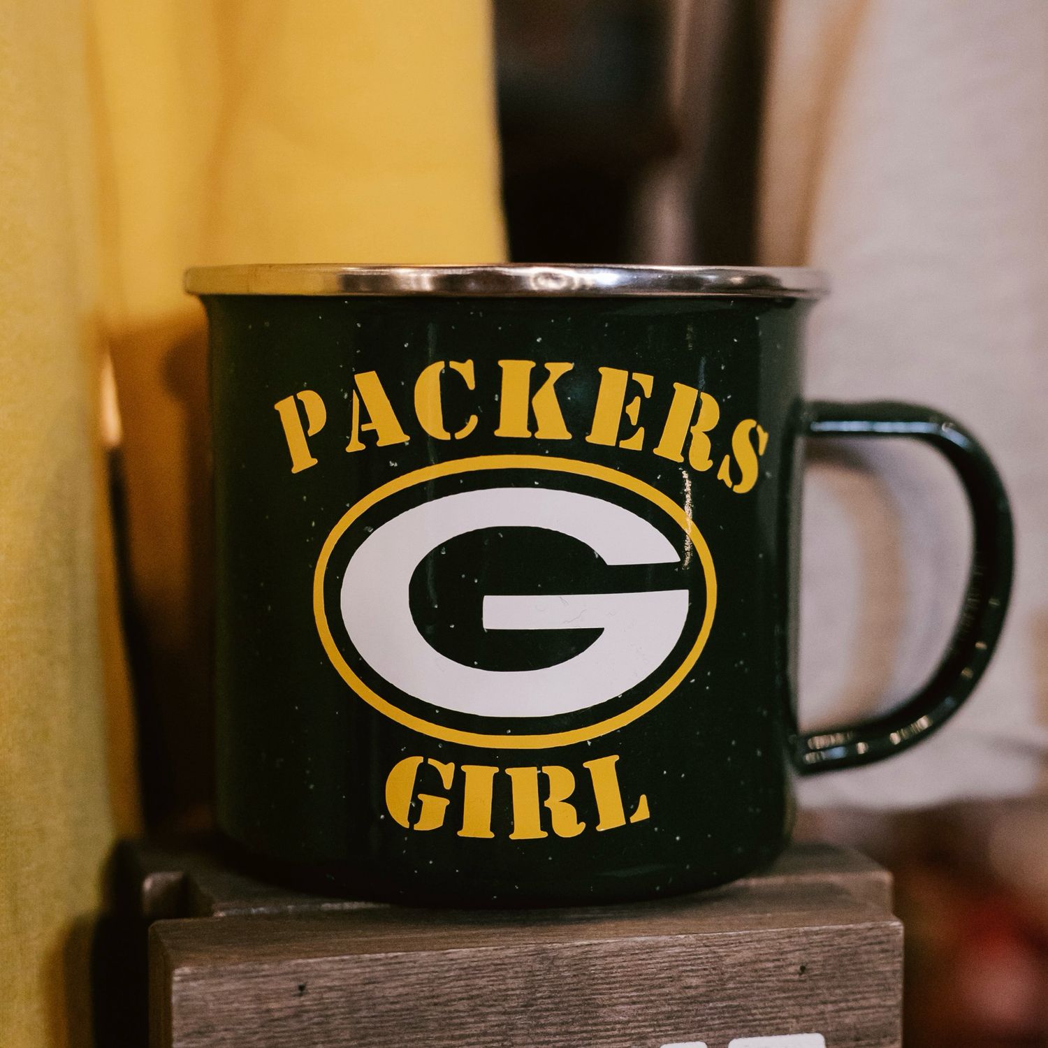 Mug Packer's Girl