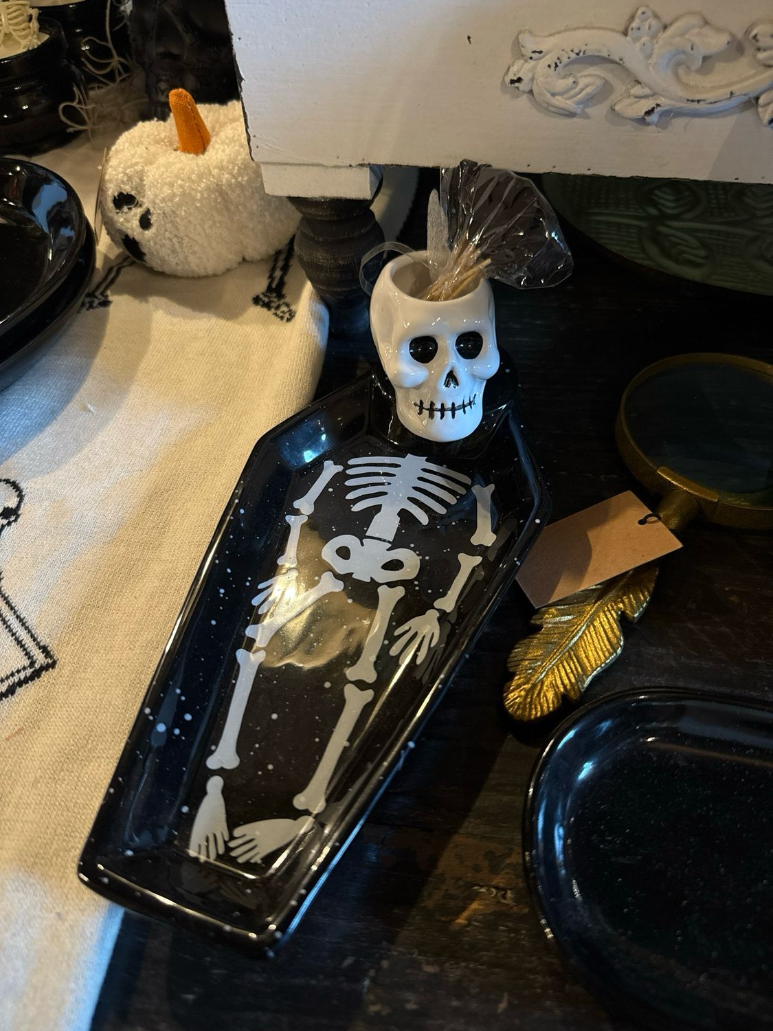 HWN Skeleton Halloween Tray Tricks