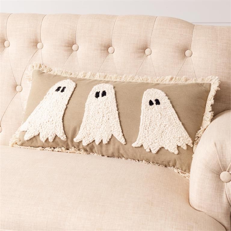 HWN Pillow Hooked Ghosts