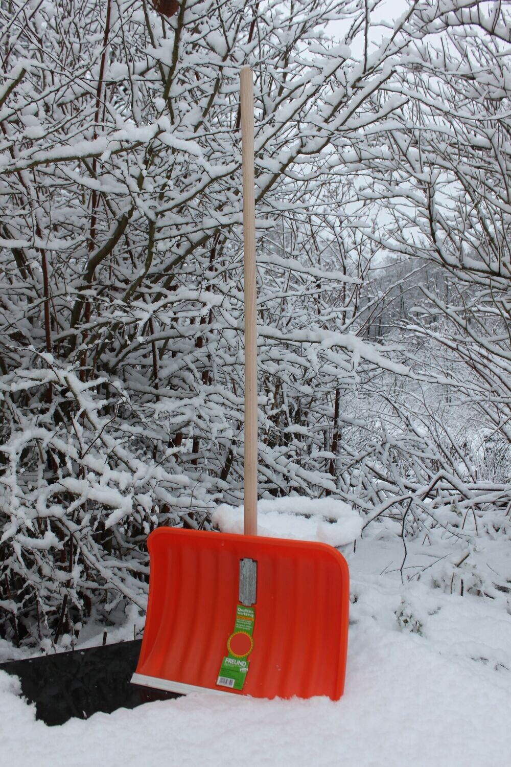 Kunststoff-Schneeschieber mit Stiel