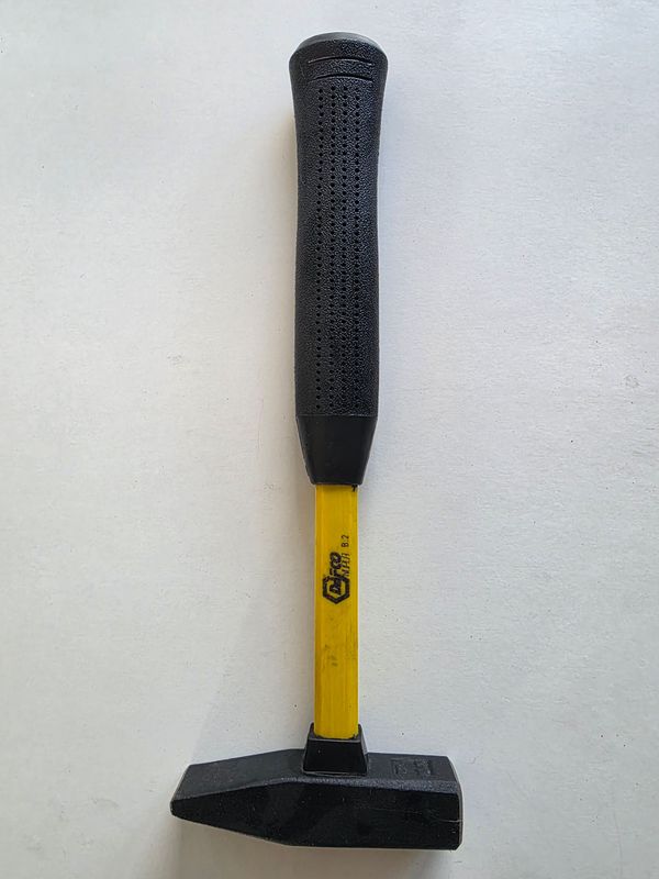 Schlosserhammer mit Fiberglasstiel 300g
