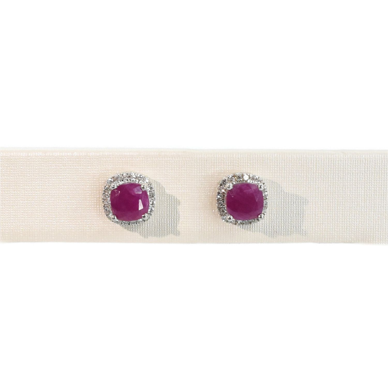 Aretes Rubíes y Diamantes