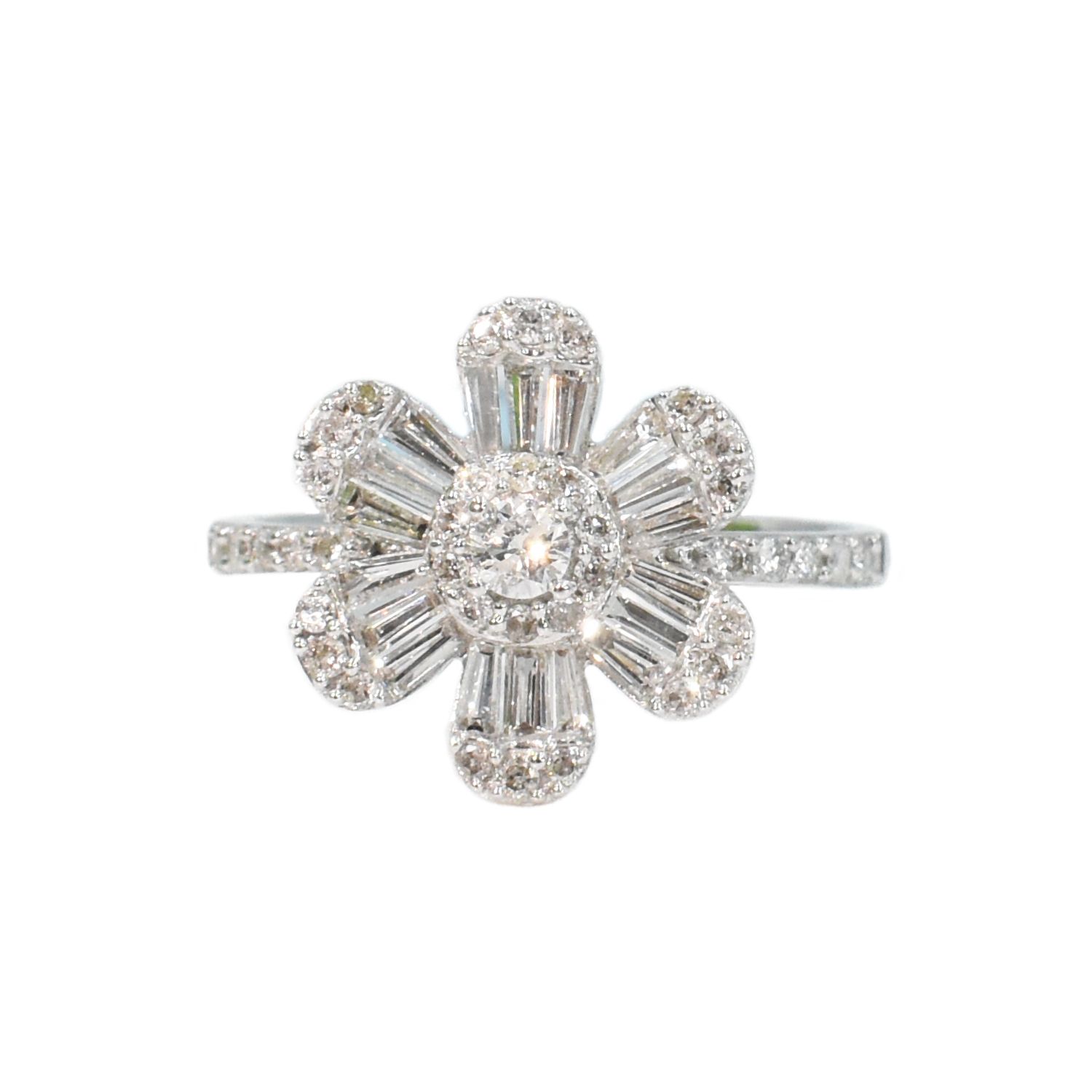 Anillo Flor Mediano Diamantes