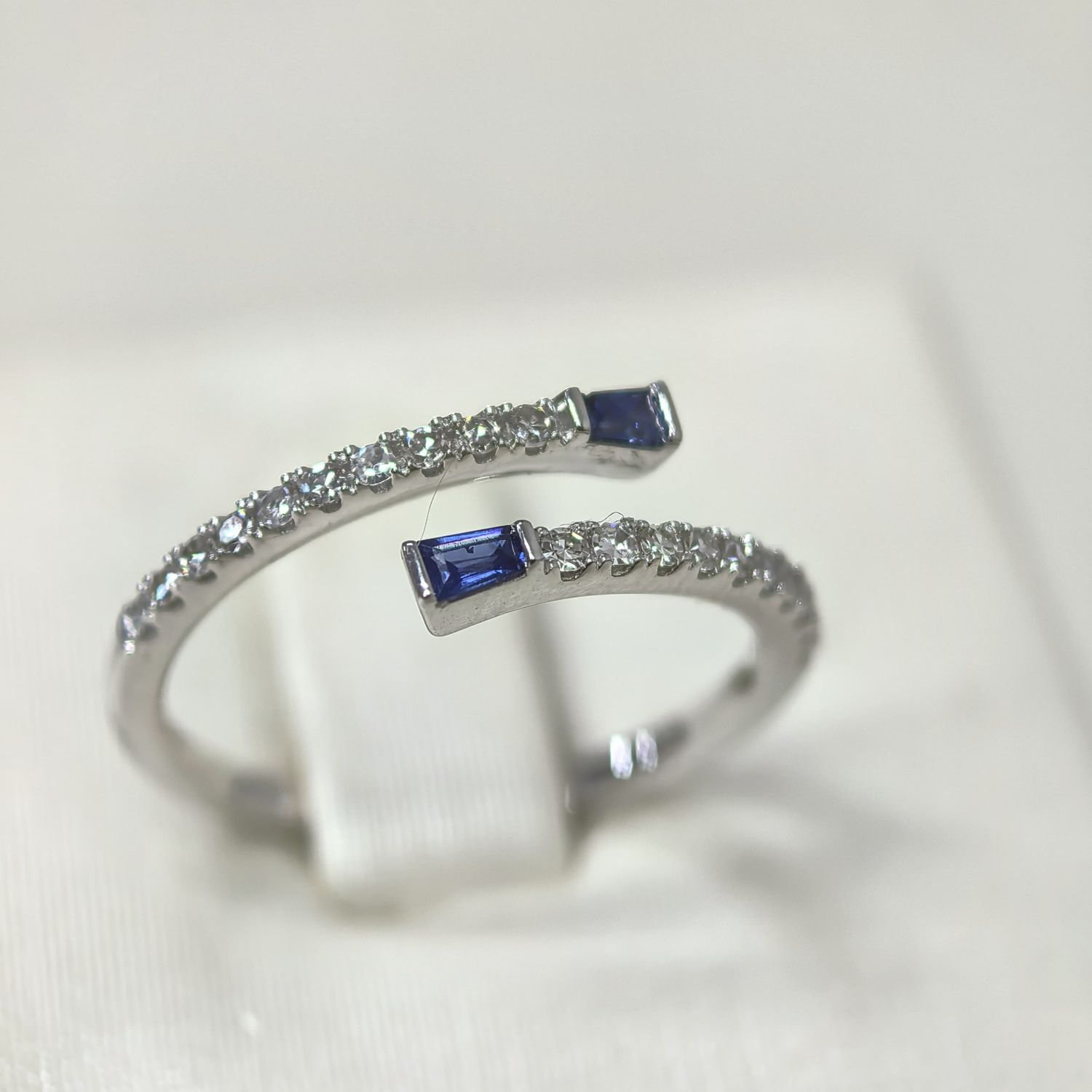 Anillo Zafiros y Diamantes