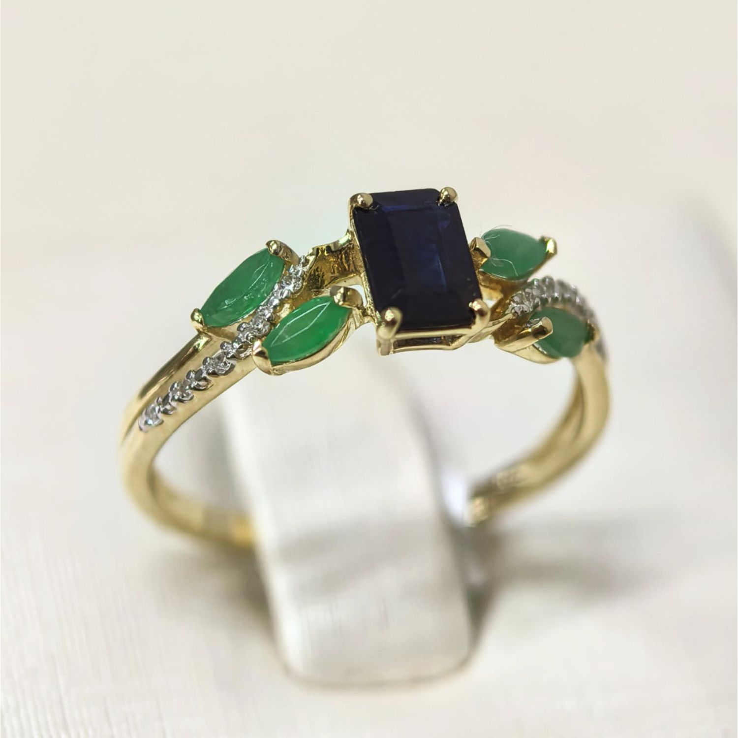 Anillo Zafiro, Esmeraldas y Diamantes