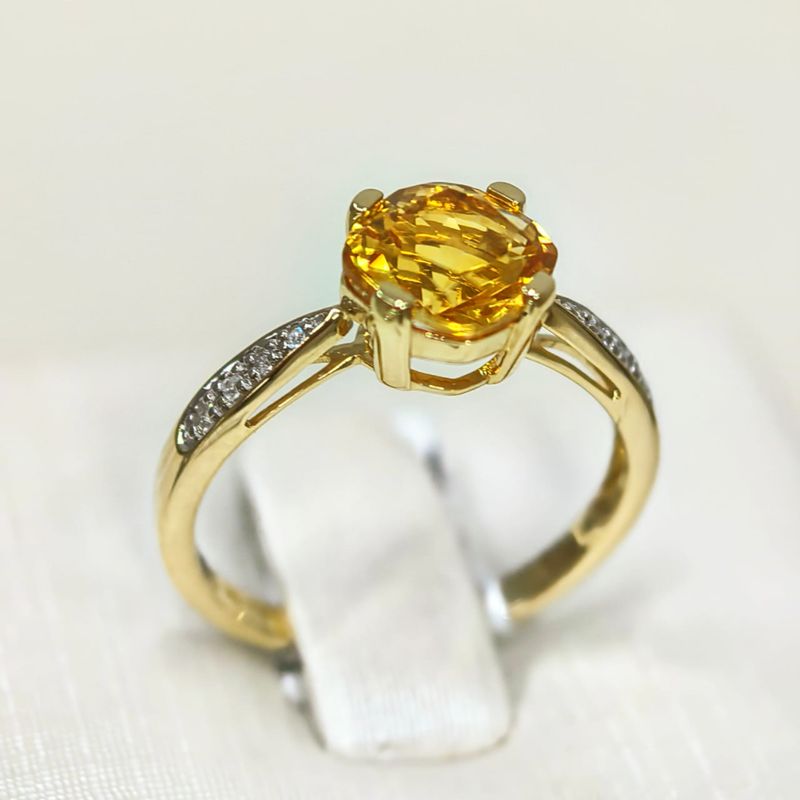 Anillo Citrina y Diamantes
