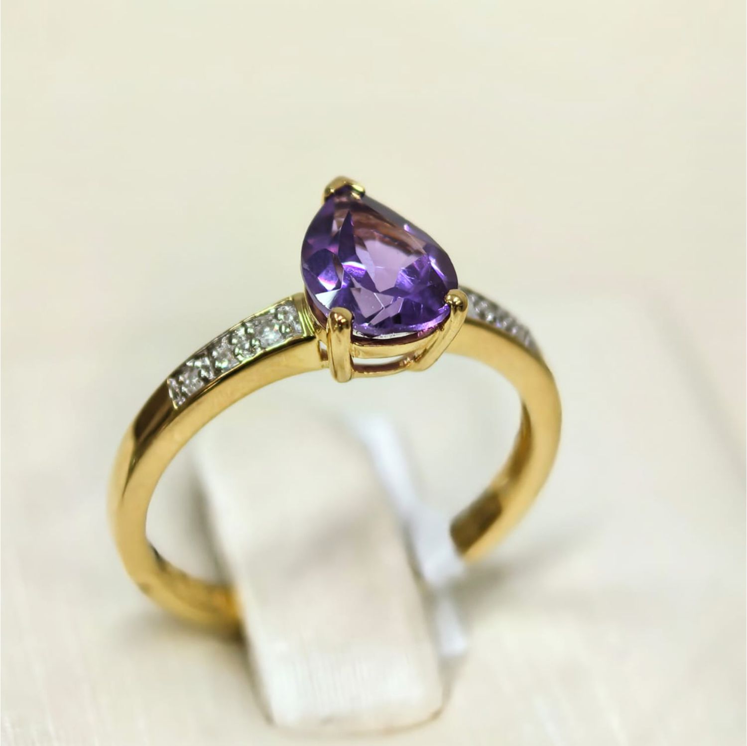 Anillo Amatista y Diamantes