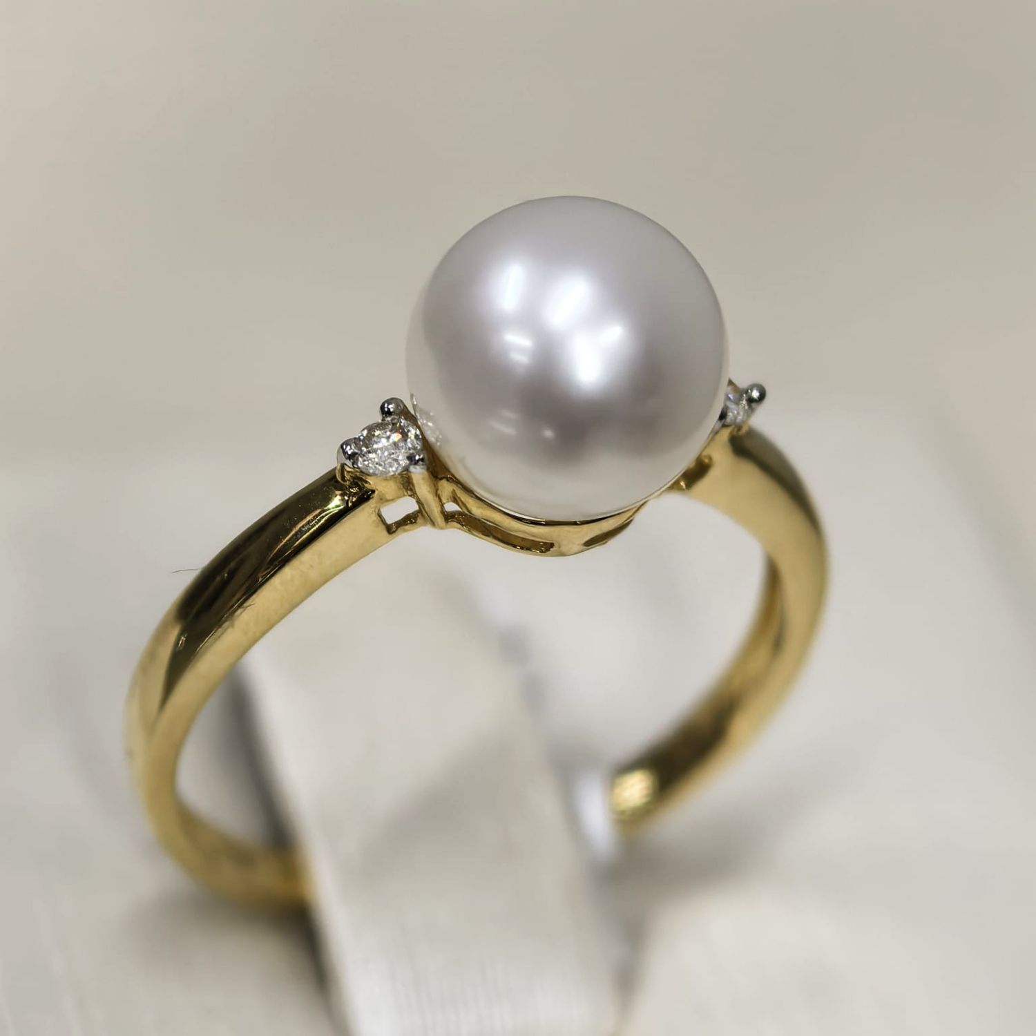 Anillo Perla y Diamantes