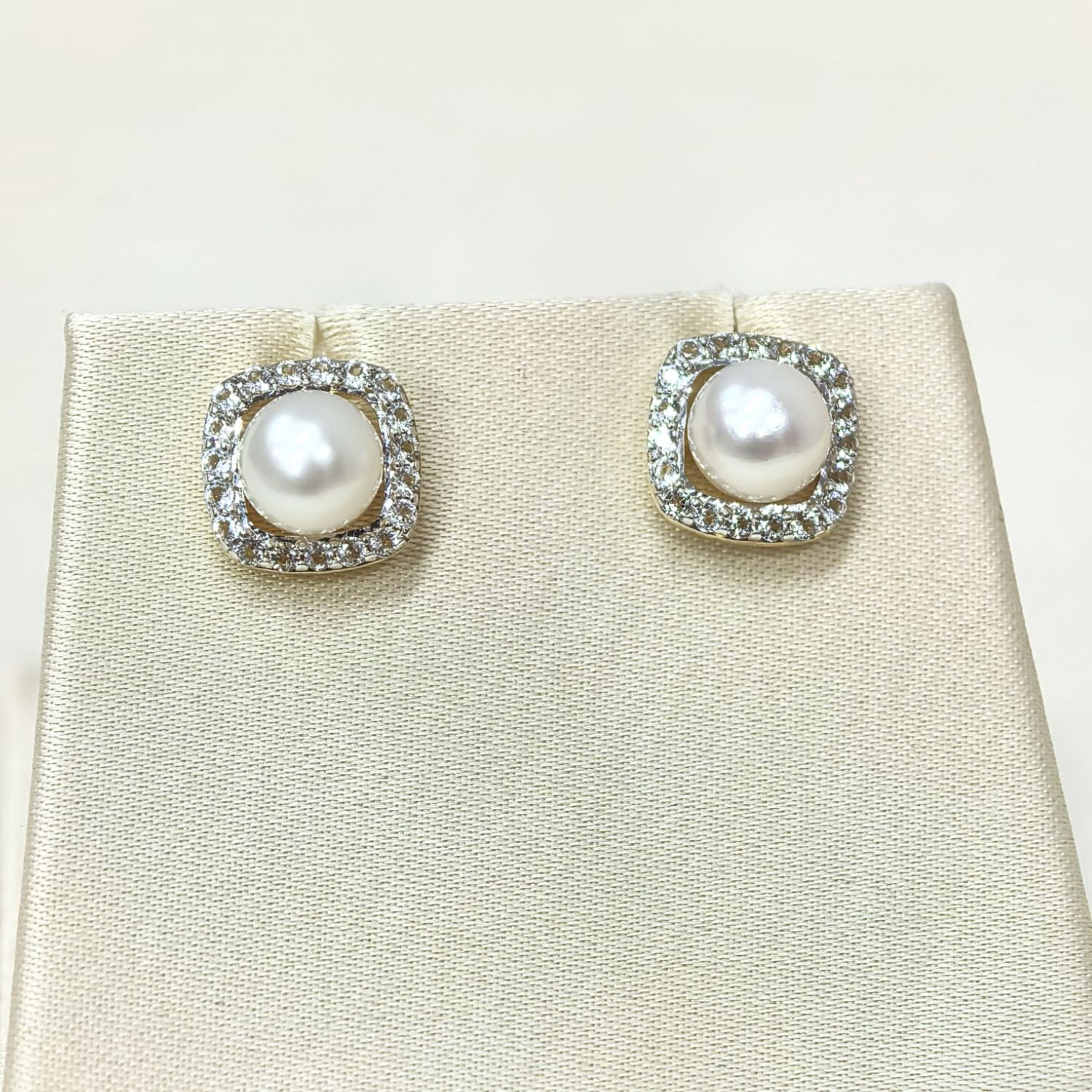 Aretes Perlas y Topacios