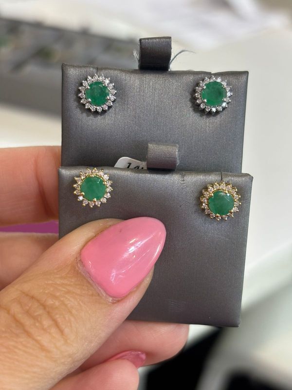 ​Aretes Esmeraldas y Diamantes