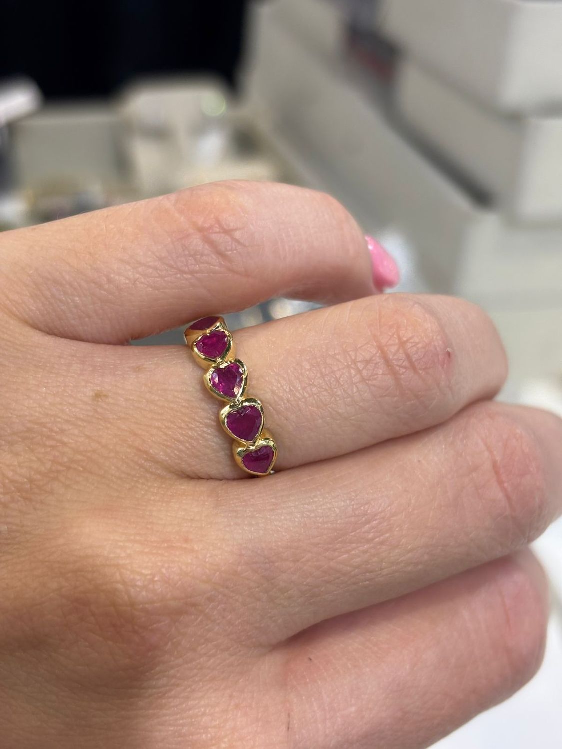 ​Anillo Rubíes en Corazón