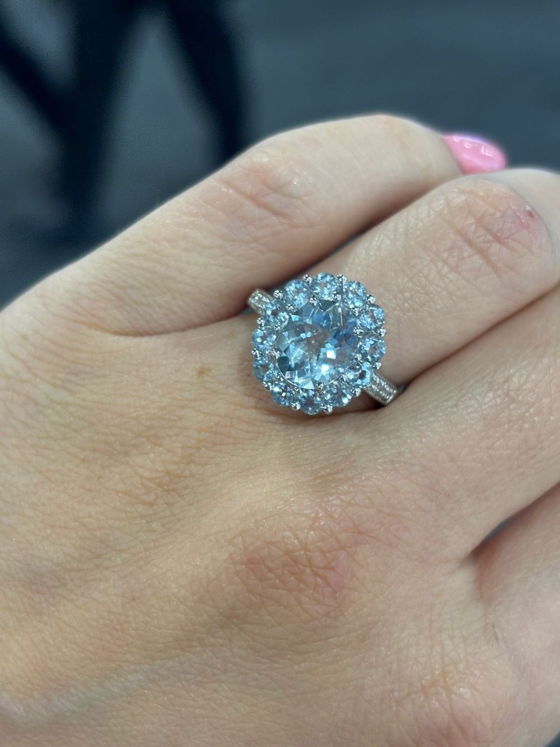 ​Anillo Aguamarina con Halo de Aguamarinas