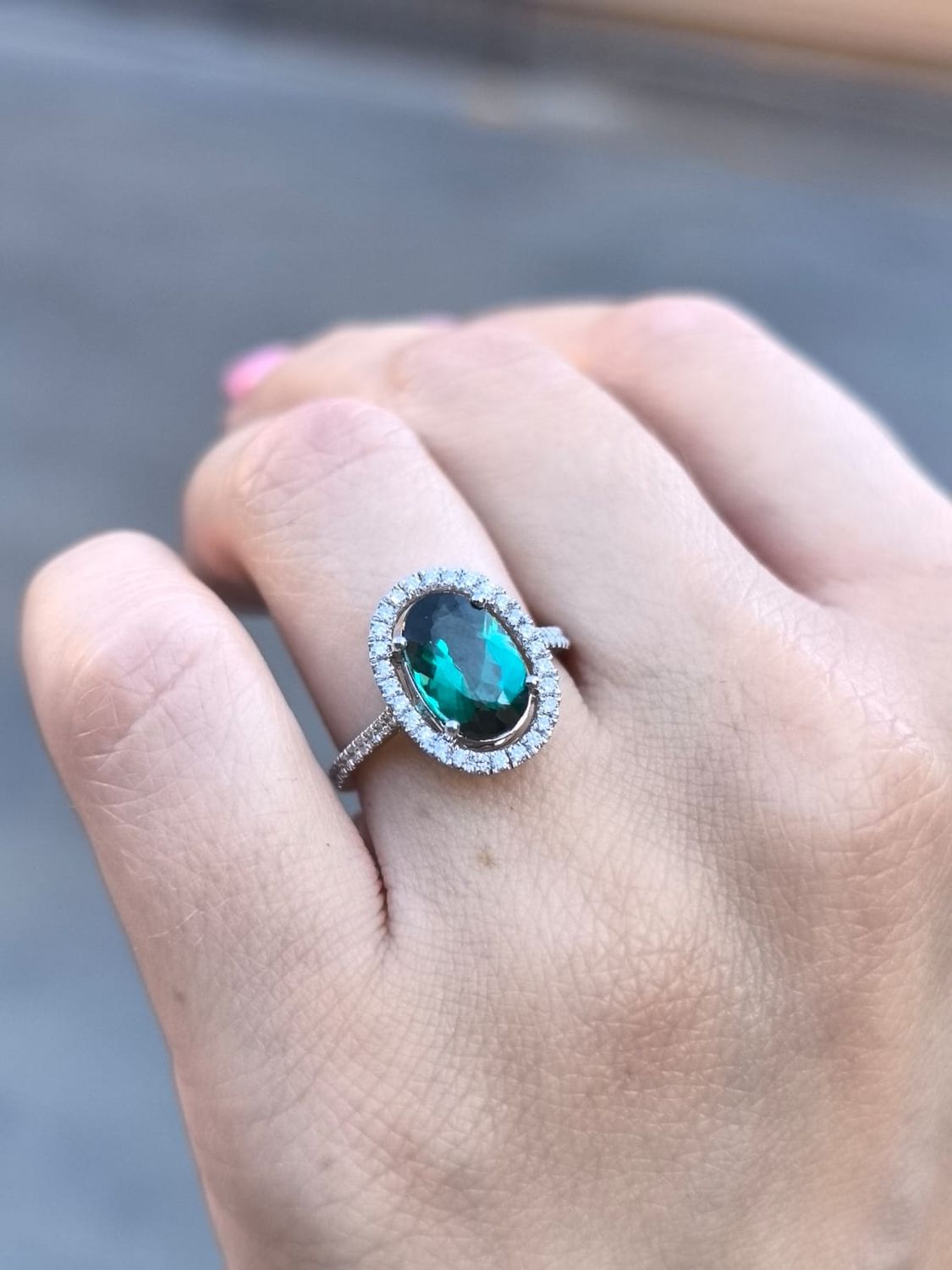 ​Anillo Turmalina Verde y Diamantes