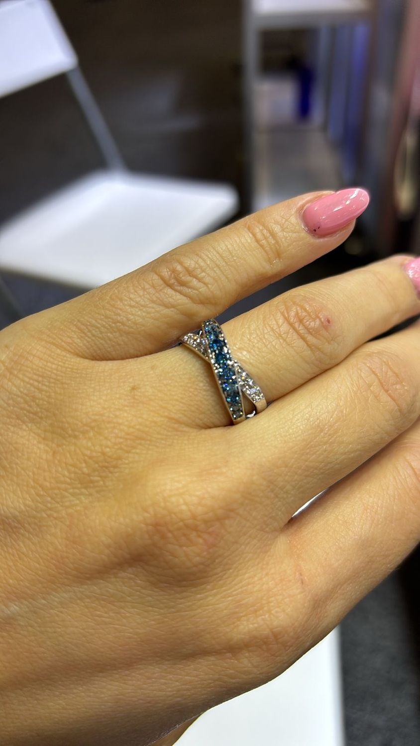 ​Anillo Diamantes Azules