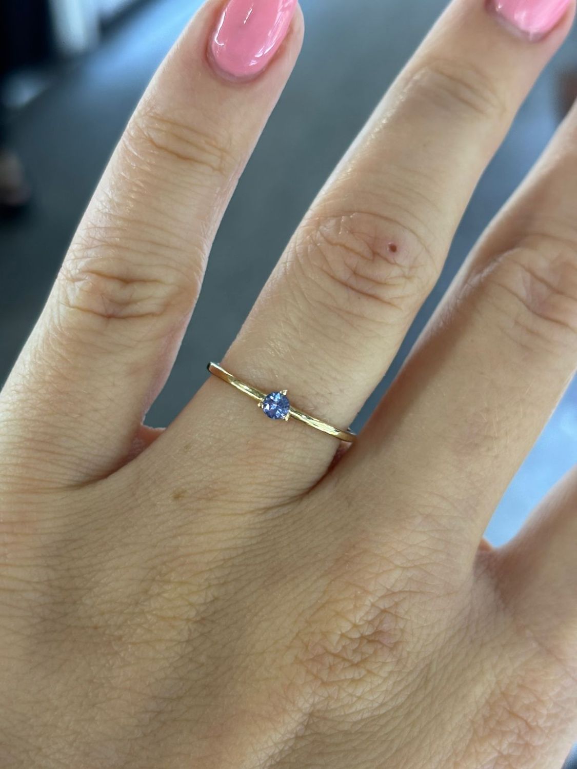 ​Anillo con Esmeralda, Rubí o Tanzanita
