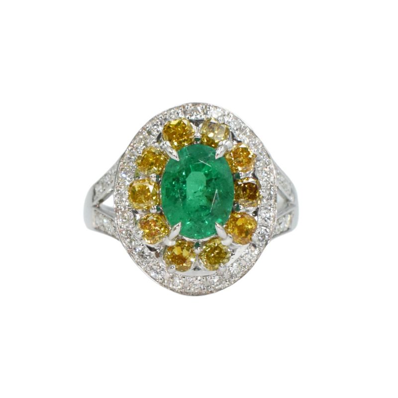 Anillo Esmeralda y Diamantes Amarillos y Blancos