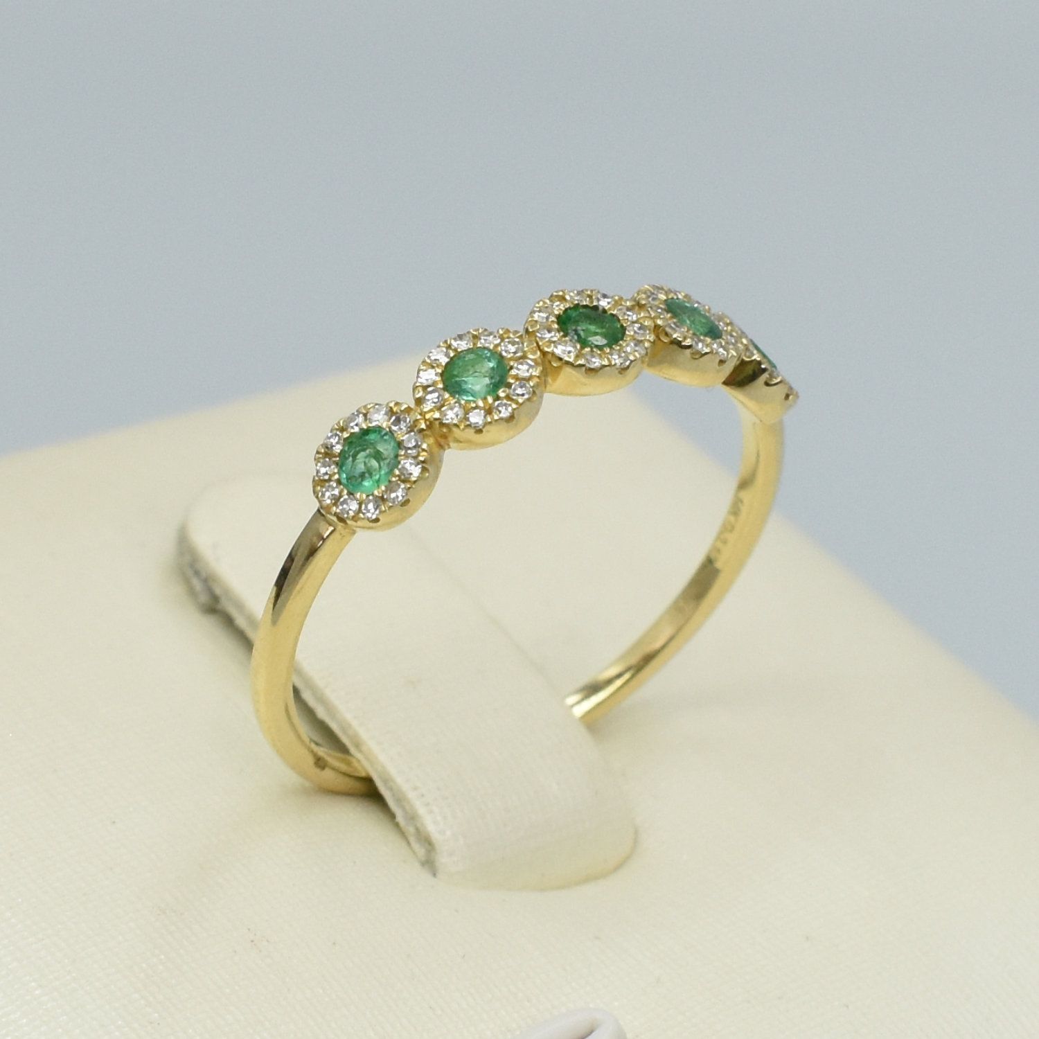 Anillo Esmeraldas y Diamantes