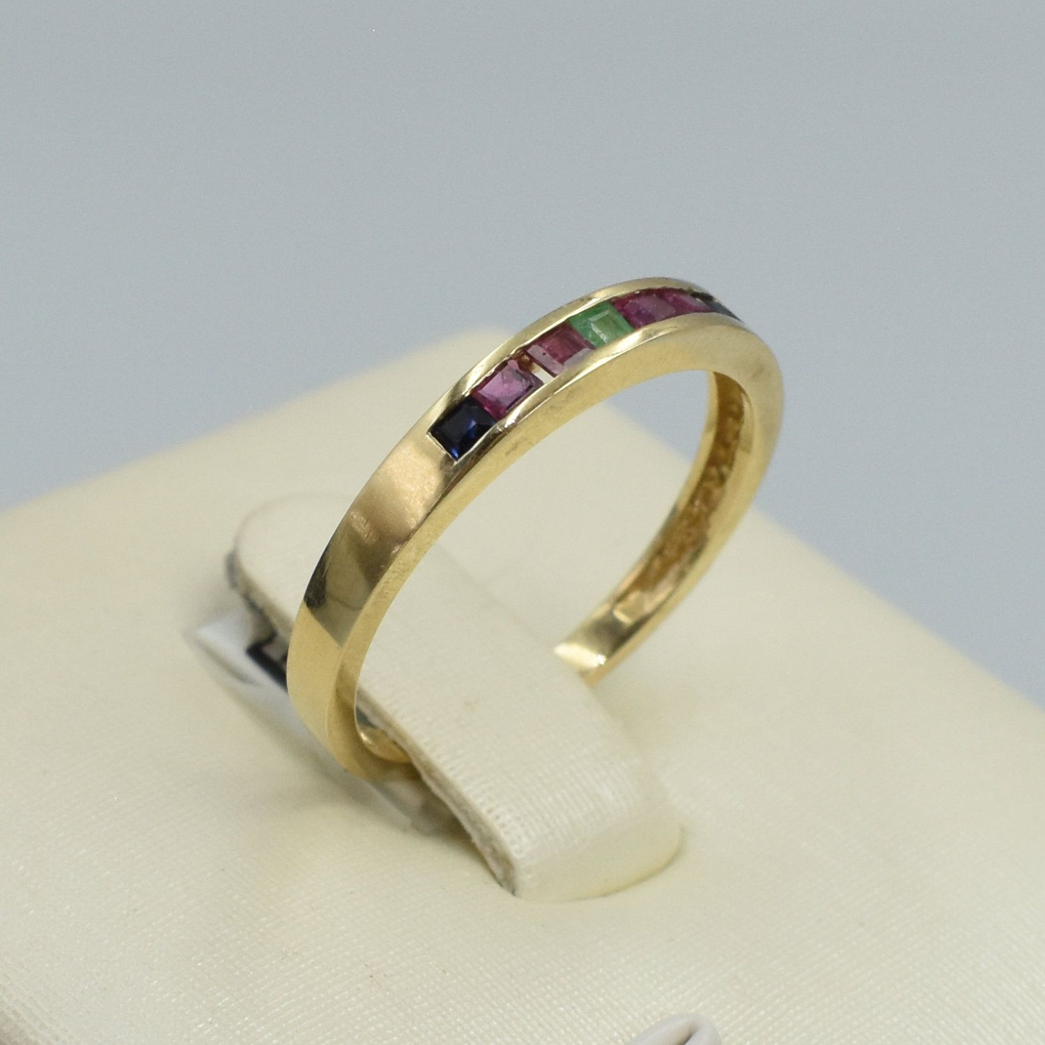 Anillo Churumbela Rubíes, Esmeraldas y Zafiros