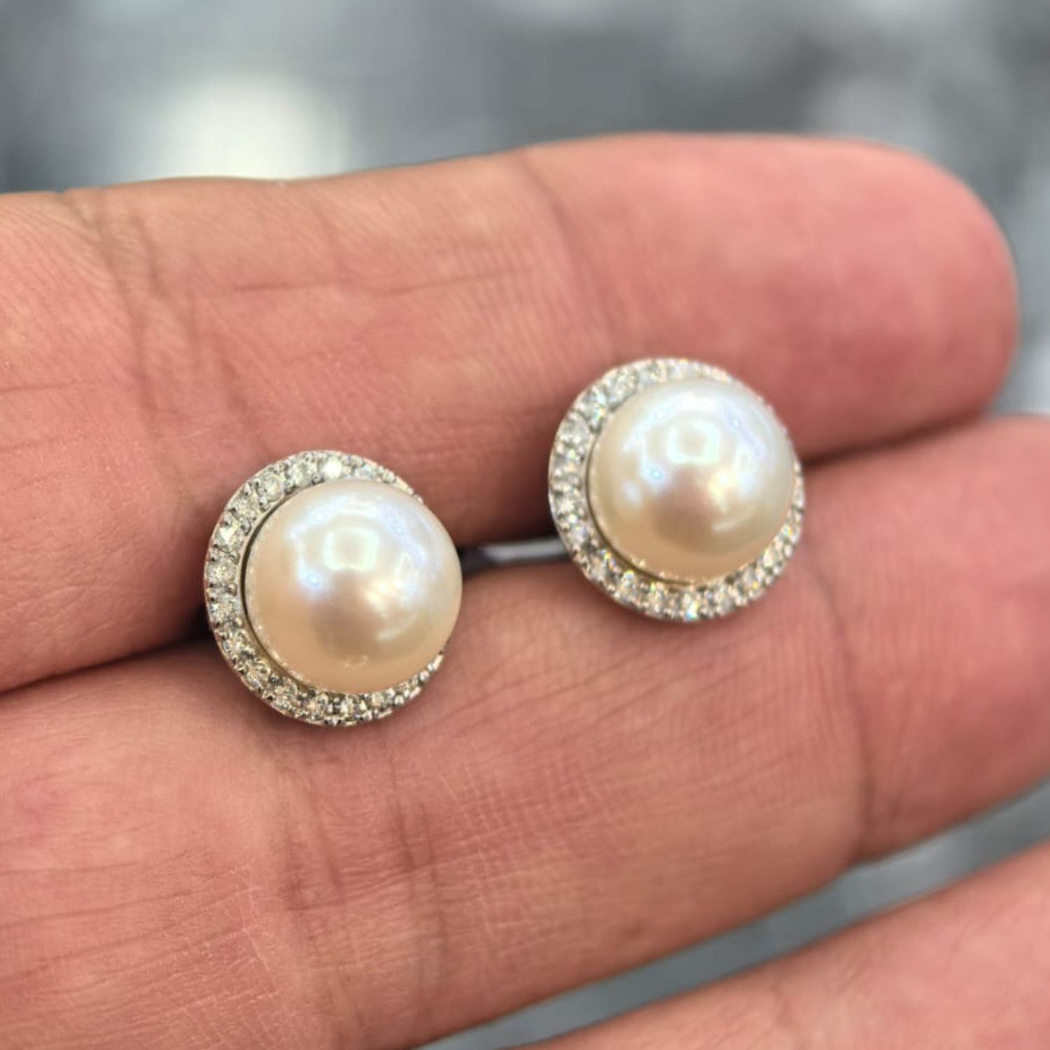 Aretes Perlas de Agua Dulce y Diamantes