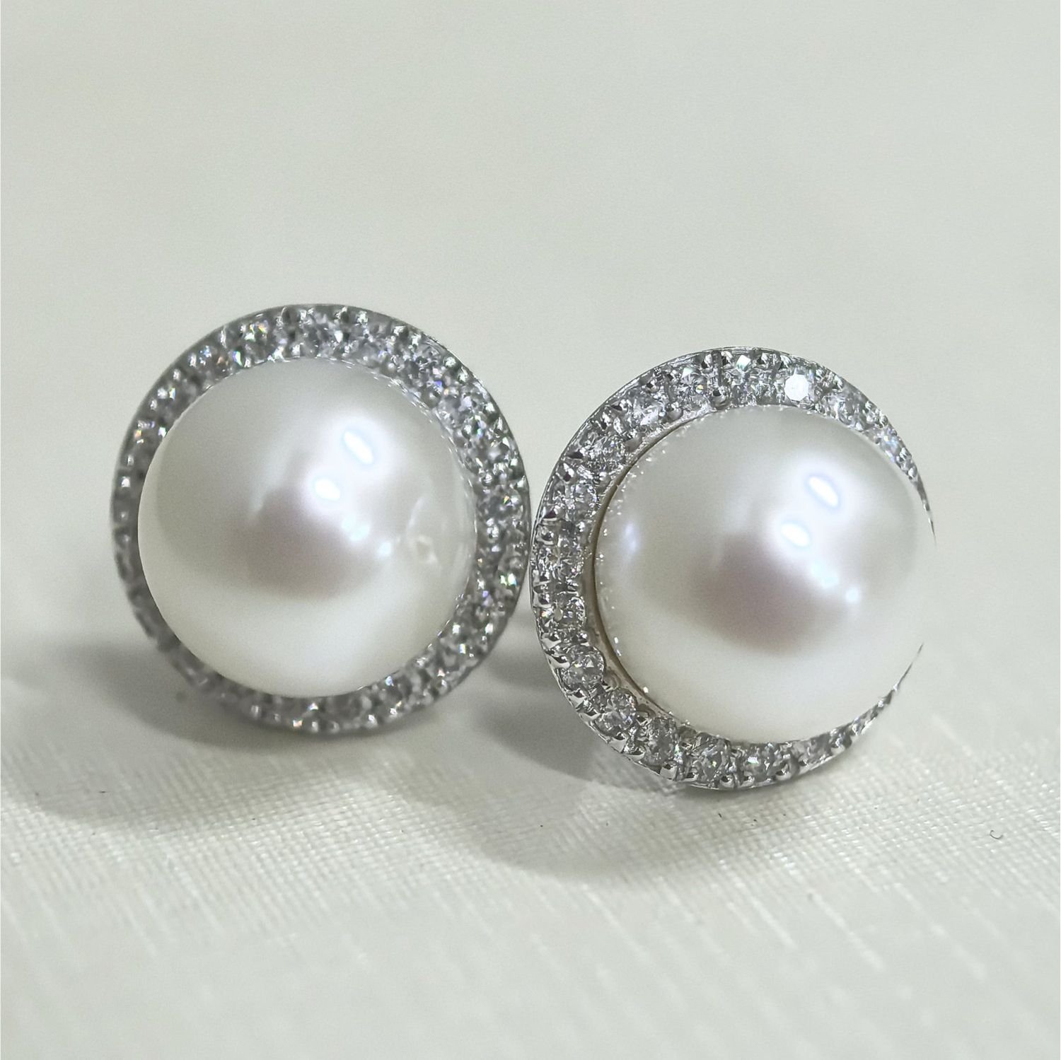 Aretes Perlas de Agua Dulce y Diamantes