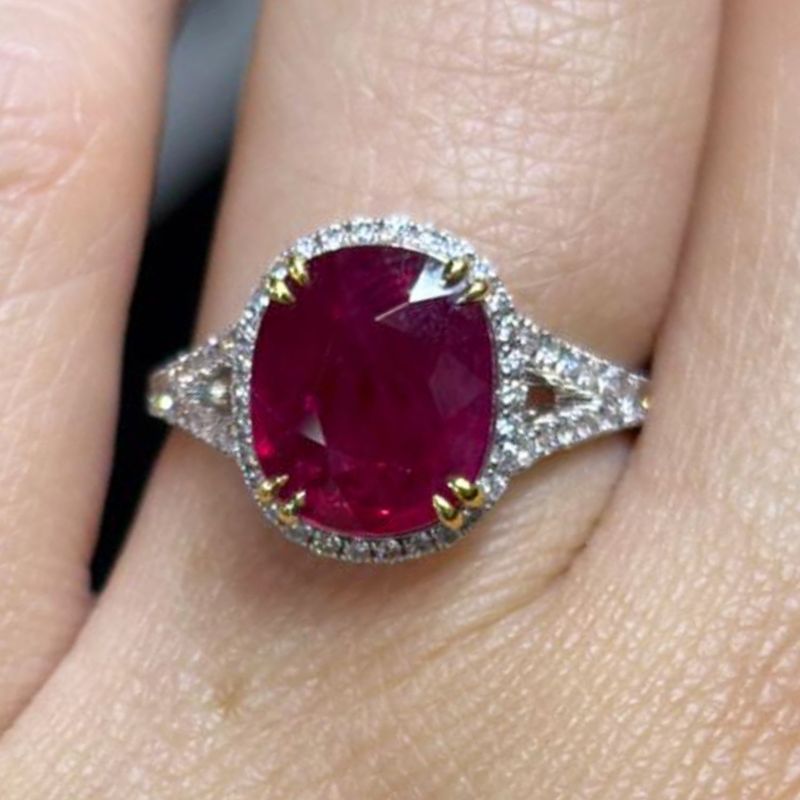 Anillo Rubí y Diamantes