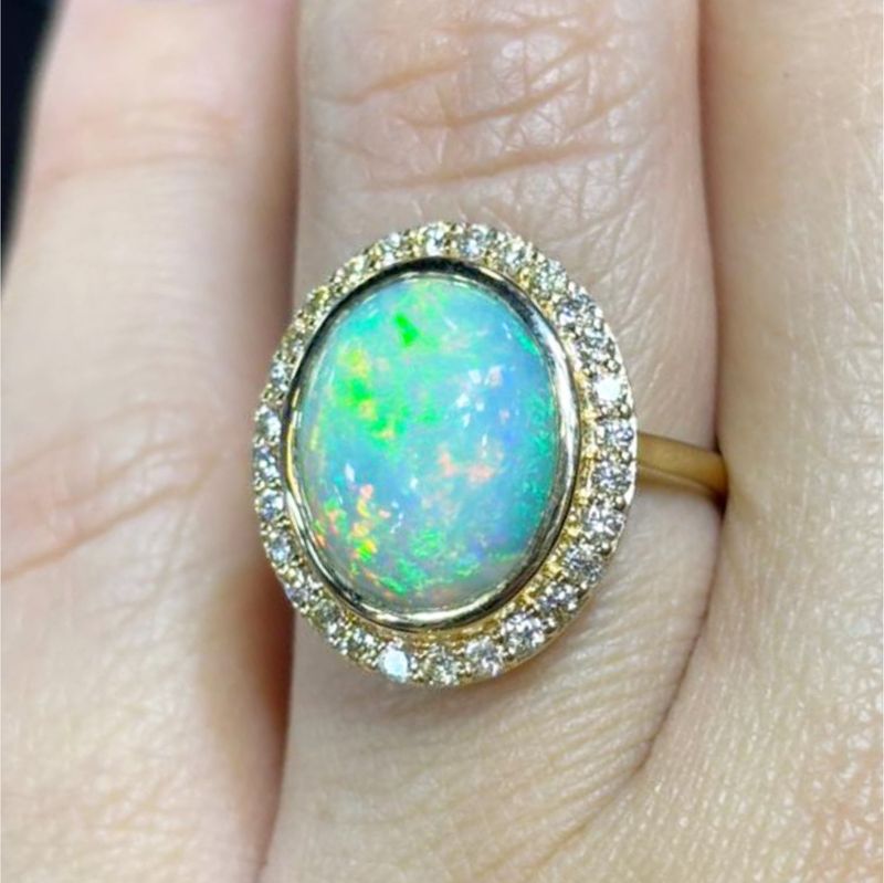 Anillo Opalo y Diamantes