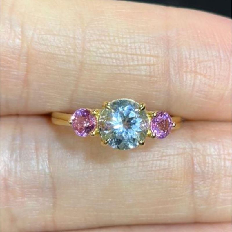 ​Anillo Aguamarina y Zafiros Rosas