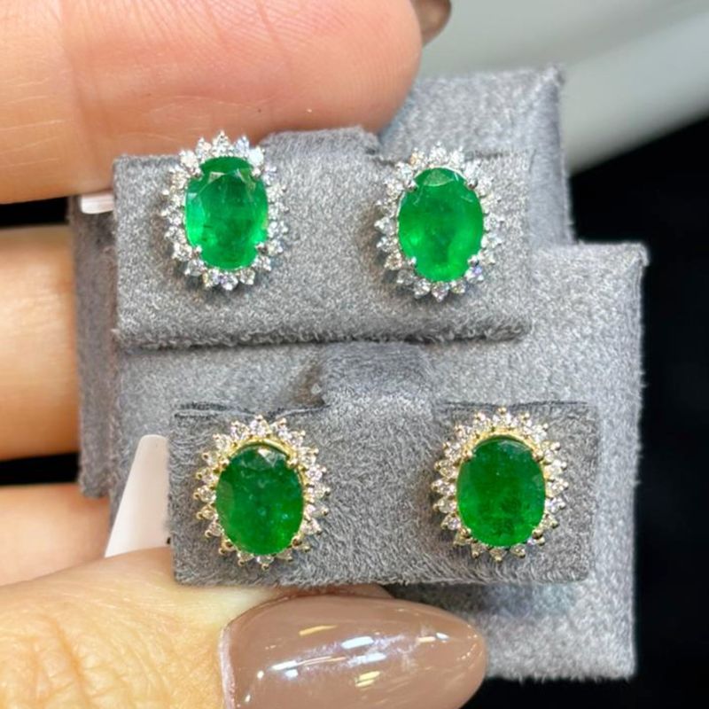 ​Aretes Esmeraldas y Diamantes