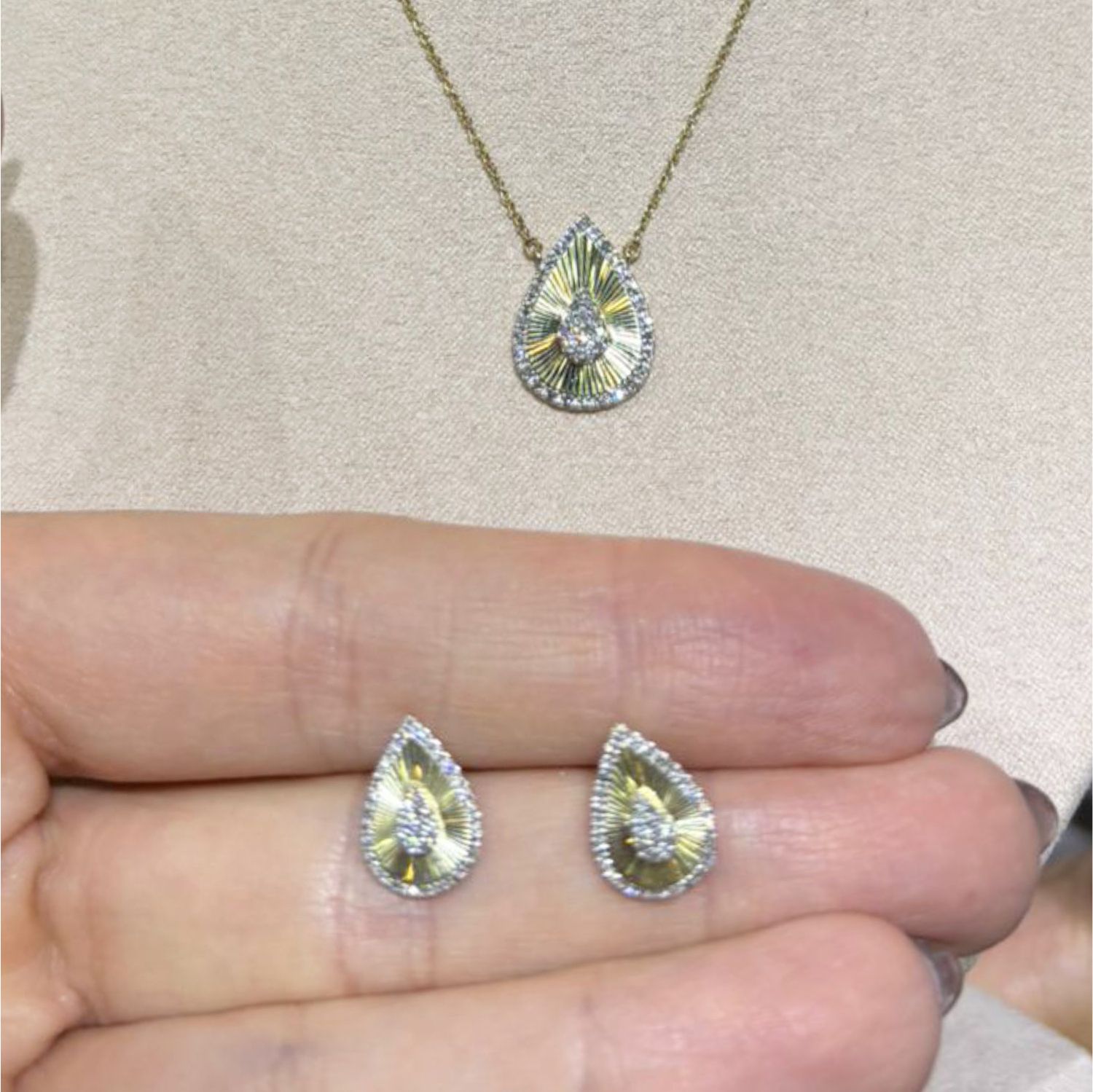 Juego Aretes y Dije Gota Diamantes