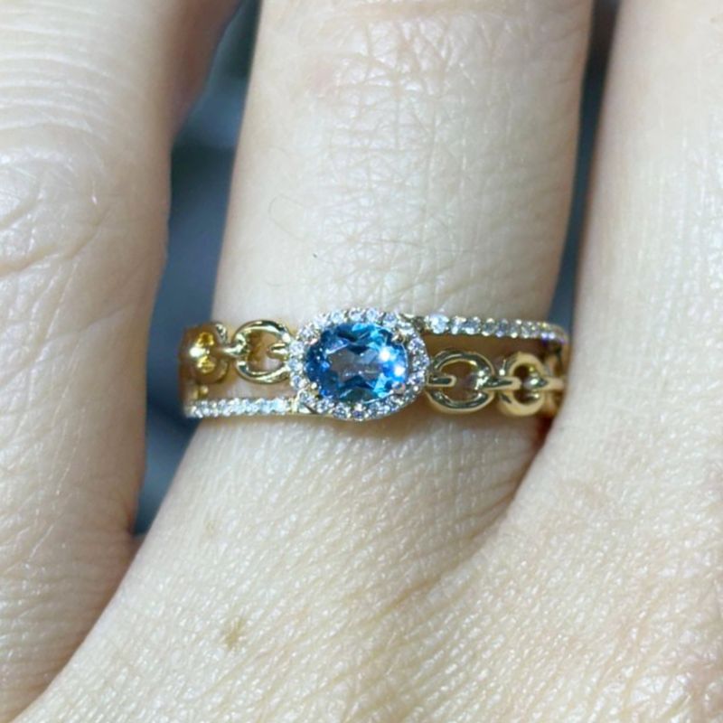 ​Anillo Topacio Azul y Diamantes