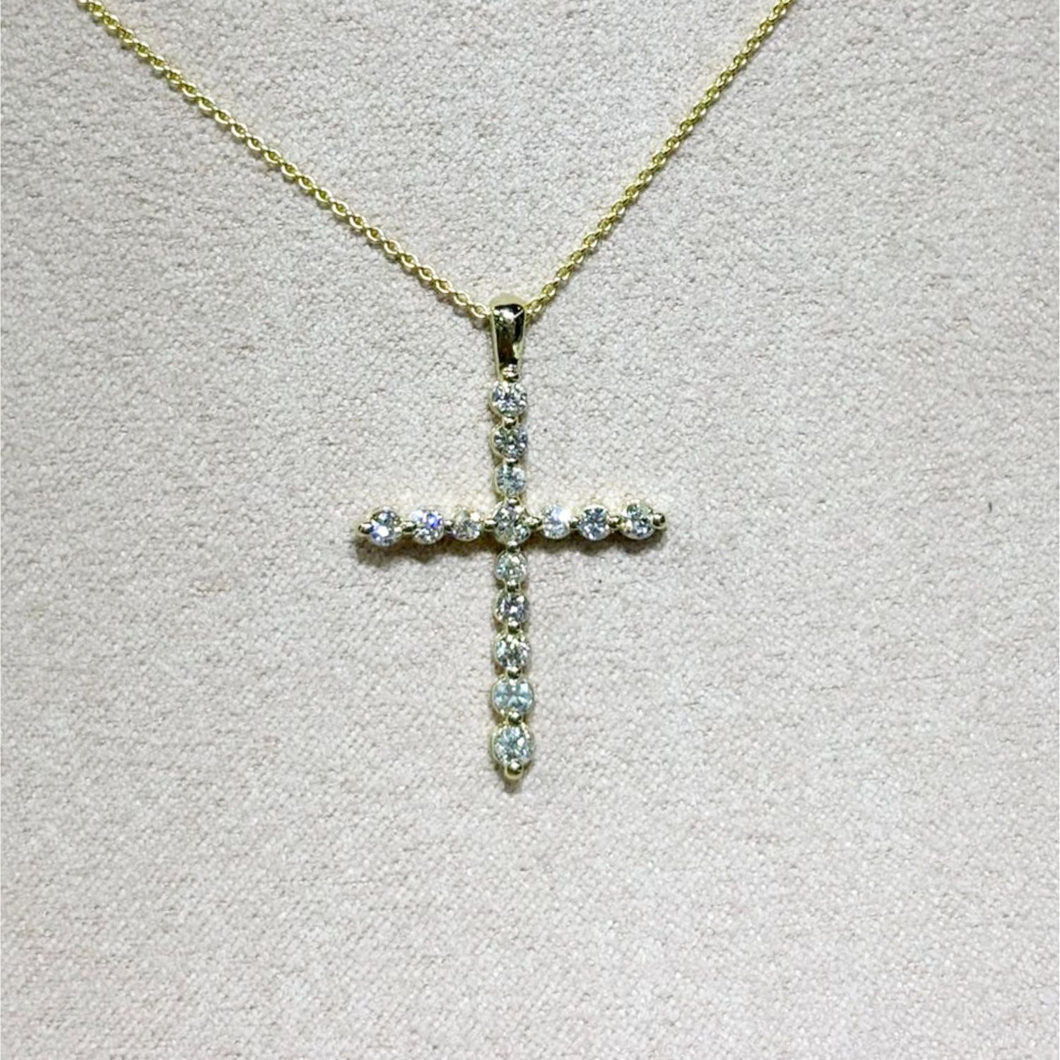 Collar Cruz Diamantes​