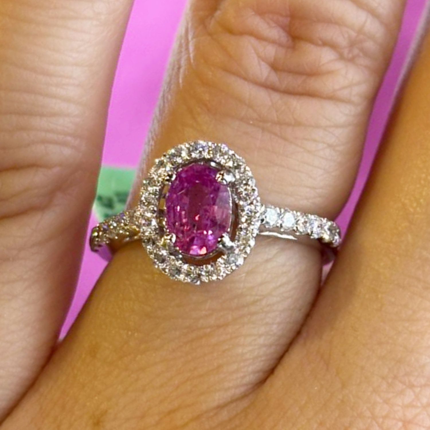 ​Anillo Zafiro Rosa y Diamantes