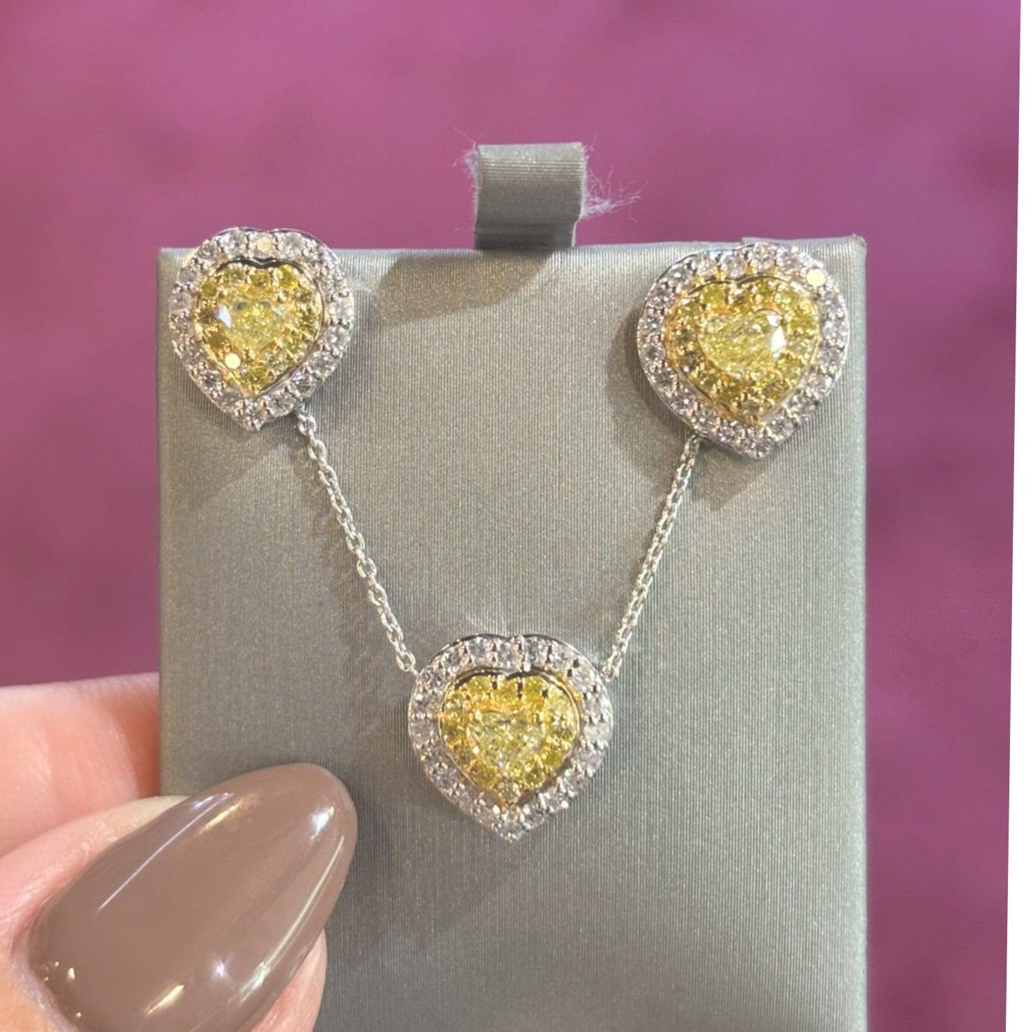 ​Juego Aretes y Dije Diamantes Amarillos