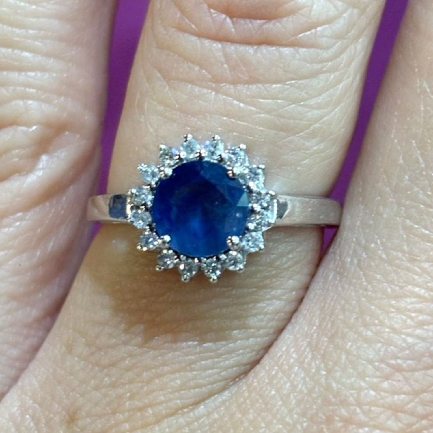 ​Anillo Zafiro y Diamantes