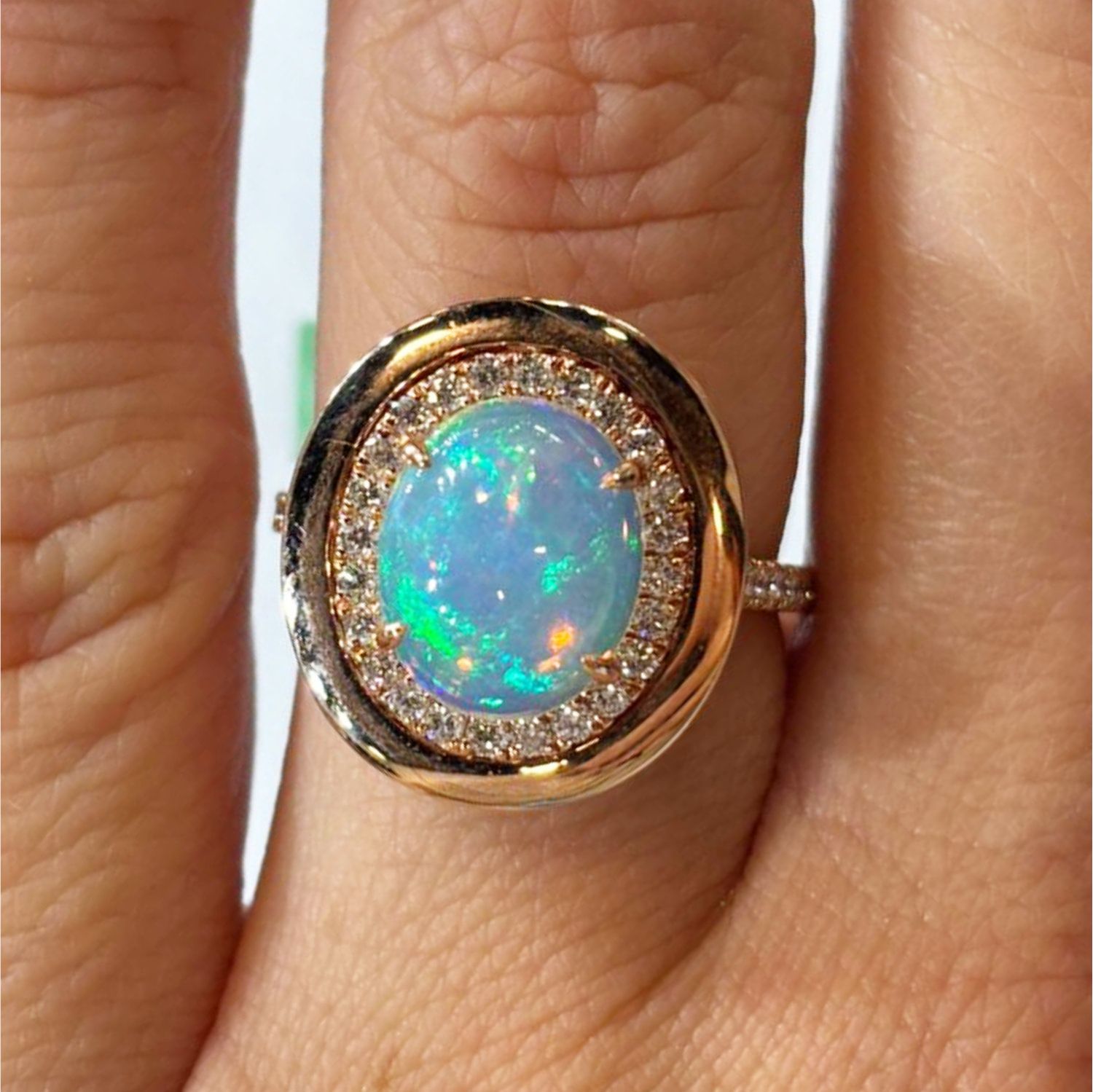 Anillo Opalo y Diamantes