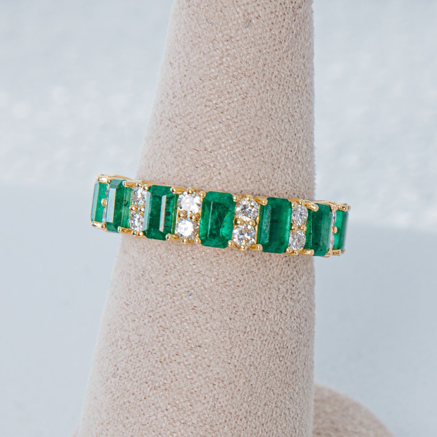 ​Anillo Esmeraldas y Diamantes